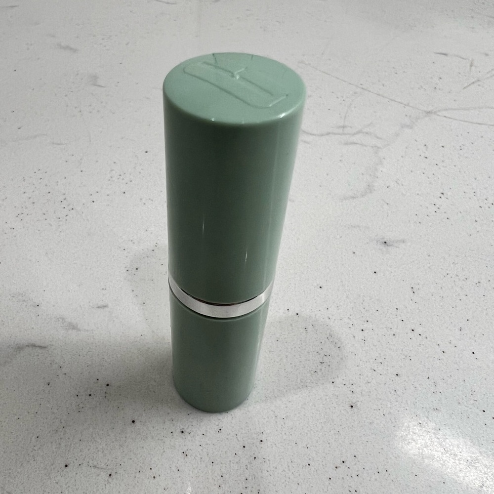 CLINIQUE Different Lipstick RASPBERRY GLACE Full Size .14 oz NEW without box - Picture 2 of 3